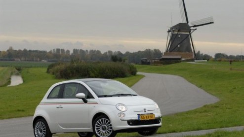 De Fiat 500 blijft het nieuws halen. Tijdens de What Car? Green Awards in Londen sleept de stijlvolle Italiaan als Green Supermini de hoogste klassering in de wacht. Zijn chique design, compacte afm