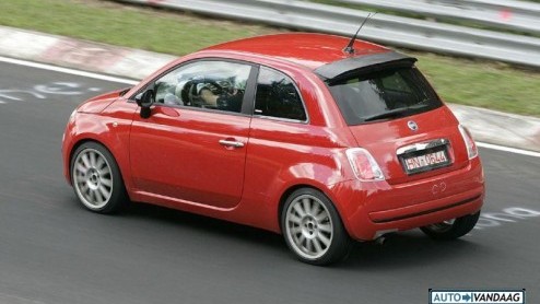 Al Fiat 500 moe? Ik in ieder geval nog niet, dus ik ben blij dat ik weer wat nieuws heb over dit leuke wagentje. Overigens zijn er al 40.000 orders binnen bij Fiat voor de nieuwe 500. Over een hit ges