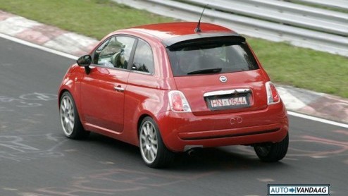 Al Fiat 500 moe? Ik in ieder geval nog niet, dus ik ben blij dat ik weer wat nieuws heb over dit leuke wagentje. Overigens zijn er al 40.000 orders binnen bij Fiat voor de nieuwe 500. Over een hit ges