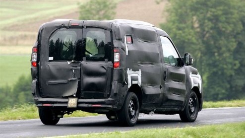 Een opvolger van de Fiat Doblo laat nog even op zich wachten. In 2010 staat de nieuwe generatie bij de dealers. De nodige testwerkzaamheden zijn nog in volle gang, zodoende werd de nieuwe Doblo al op 