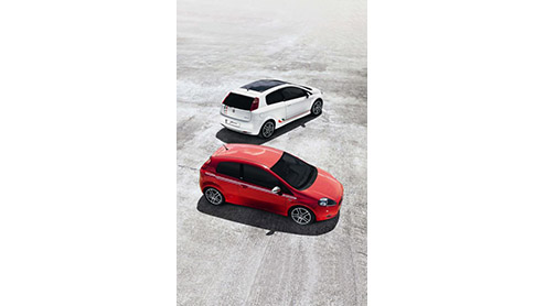 Fiat heeft de Grande Punto een kleine opfrisser gegeven. Drie jaar na zijn introductie  en 850.000 exemplaren verder - geven de Italianen hem nieuwe uitrusting mee, ook zijn er nieuwe lakkleuren leve