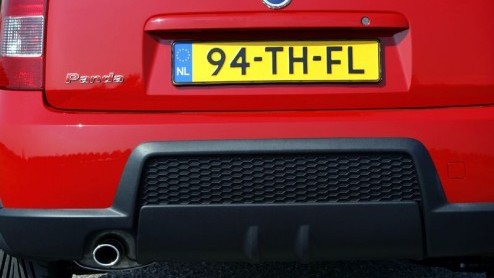 De Fiat Panda blijkt een beer van een auto met vele talenten. Na de Panda Cross, die niet opzij gaat voor een partij modder en zand, heeft Fiat nu ook een sportieve versie van dit kleintje ten doop ge