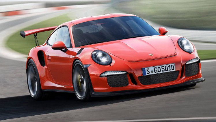 De verkoop van sportauto's in ons land is de eerste 6 maanden van 2016 fors gestegen. De Porsche 911 blijkt met afstand de meest populaire sportauto