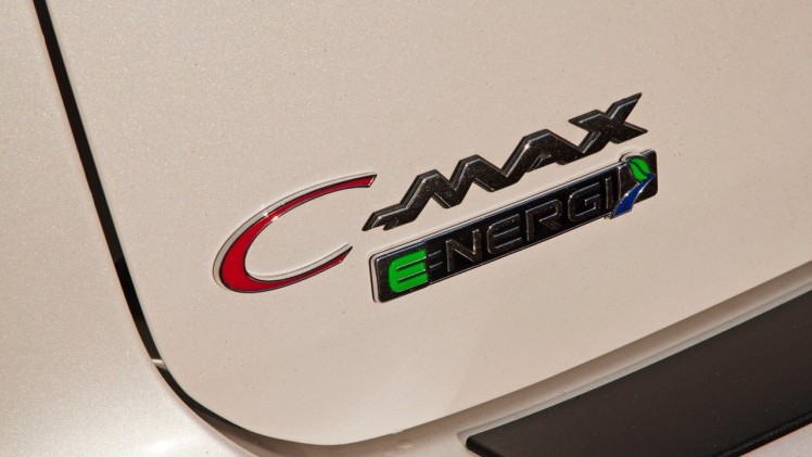 Eerste Nederlandse kilometers met de Ford C-MAX Energi Plug-in Hybrid, de eerste plug-in hybride MPV met 7% bijtelling.