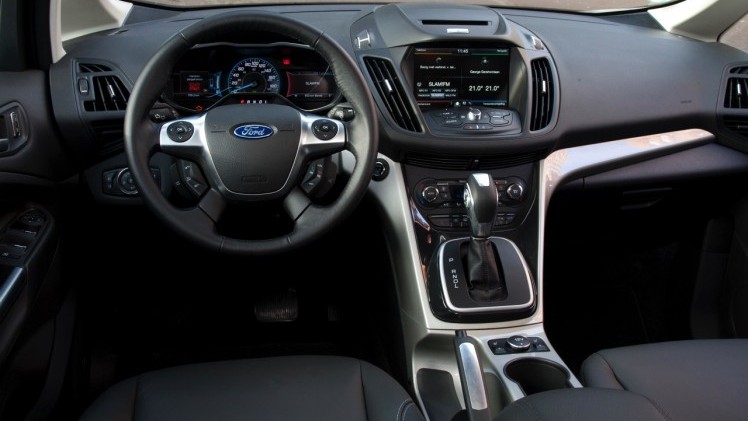 Eerste Nederlandse kilometers met de Ford C-MAX Energi Plug-in Hybrid, de eerste plug-in hybride MPV met 7% bijtelling.