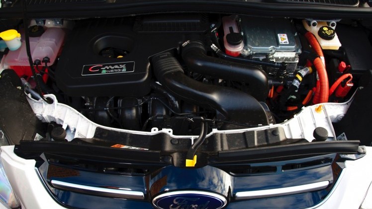 Eerste Nederlandse kilometers met de Ford C-MAX Energi Plug-in Hybrid, de eerste plug-in hybride MPV met 7% bijtelling.