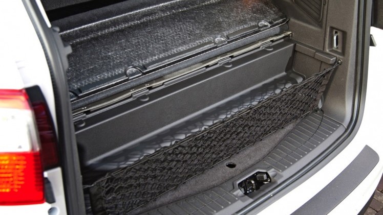 Eerste Nederlandse kilometers met de Ford C-MAX Energi Plug-in Hybrid, de eerste plug-in hybride MPV met 7% bijtelling.