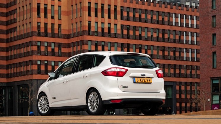 Eerste Nederlandse kilometers met de Ford C-MAX Energi Plug-in Hybrid, de eerste plug-in hybride MPV met 7% bijtelling.