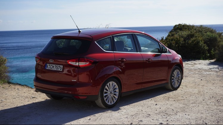 Autotest Ford C-MAX facelift, een strakke neus voor de MPV van Ford in een uitstervend segment. We hebben gereden met de 1.5 EcoBoost.