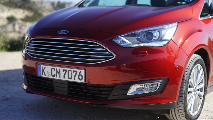 Autotest Ford C-MAX facelift, een strakke neus voor de MPV van Ford in een uitstervend segment. We hebben gereden met de 1.5 EcoBoost.