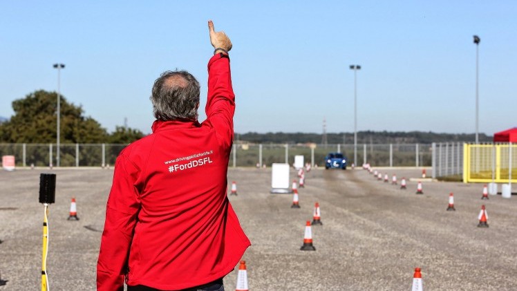 Ford introduceert de Ford Driving Skills for Life trainingen in Nederland. Het programma is bedoeld voor jonge bestuurders om ze veilig op weg te kunnen sturen.