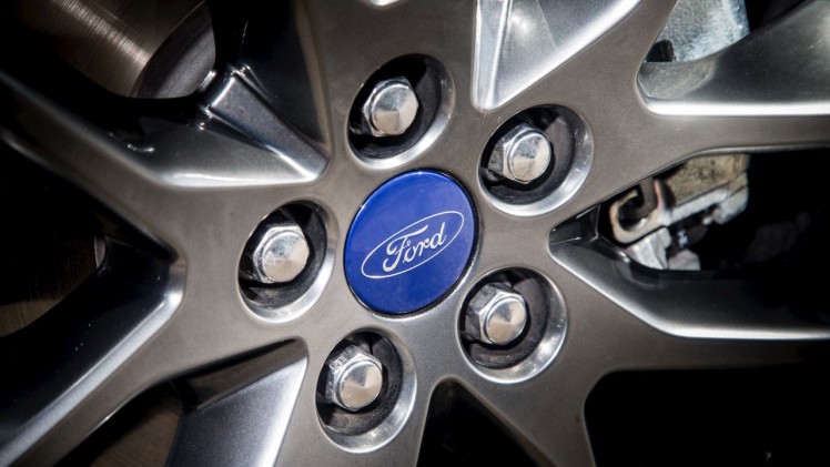 Autotest Ford Edge, de nieuwe grote SUV van Ford met moderne luxe en veel veiligheidstechnologie. Is de Ford Edge met recht het vlaggenschip in de SUV-range?