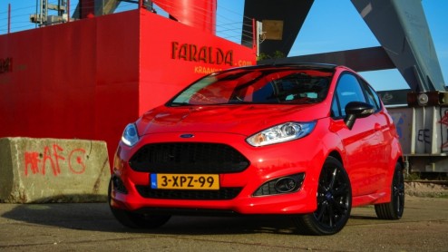 Autotest Ford Fiesta Red Edition 1.0 EcoBoost 140 pk in Race Red.