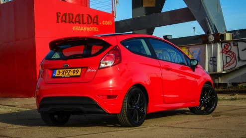 Autotest Ford Fiesta Red Edition 1.0 EcoBoost 140 pk in Race Red.