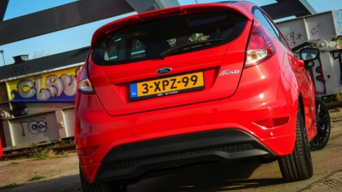 Autotest Ford Fiesta Red Edition 1.0 EcoBoost 140 pk in Race Red.