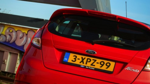 Autotest Ford Fiesta Red Edition 1.0 EcoBoost 140 pk in Race Red.