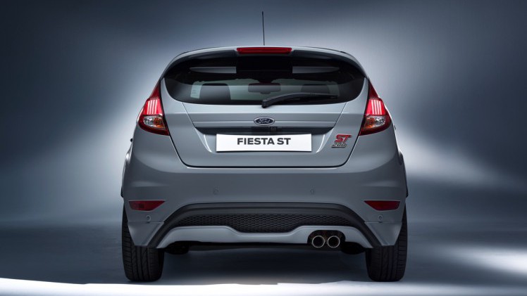 Ford maakt de Fiesta ST nog sneller als Fiesta ST200 met 1.6 EcoBoost motor die is opgestookt naar 215 pk.