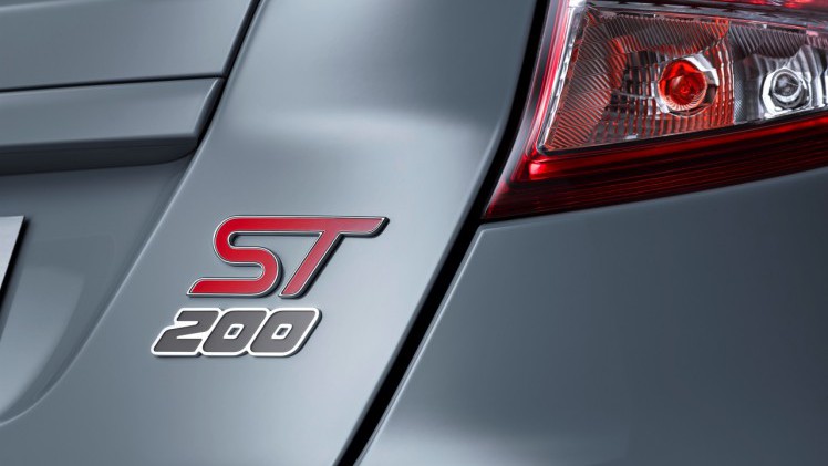 Ford maakt de Fiesta ST nog sneller als Fiesta ST200 met 1.6 EcoBoost motor die is opgestookt naar 215 pk.