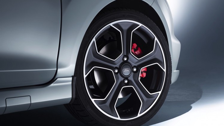 Ford maakt de Fiesta ST nog sneller als Fiesta ST200 met 1.6 EcoBoost motor die is opgestookt naar 215 pk.