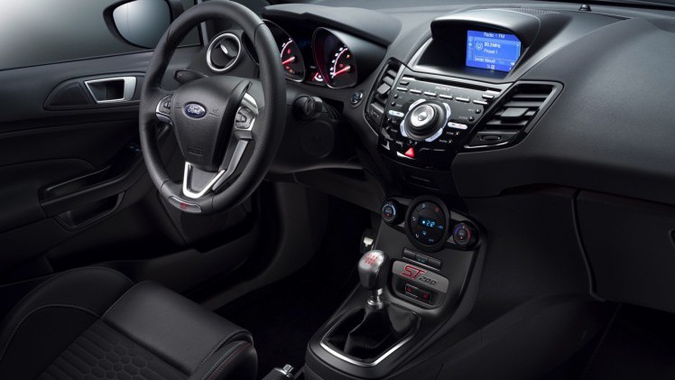 Ford maakt de Fiesta ST nog sneller als Fiesta ST200 met 1.6 EcoBoost motor die is opgestookt naar 215 pk.