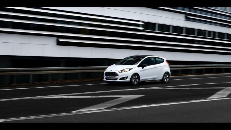 De Ford Fiesta is er tijdelijk ook als White Edition. Voor wie de Black of Red Edition niet leuk genoeg is.