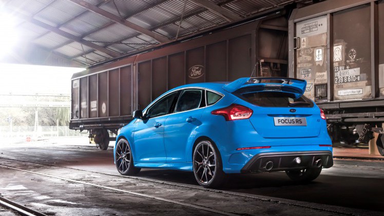 Ford maakt de prijzen van de Focus RS bekend. De nieuwe Focus met 350 pk sterke 2.3 EcooBoost is er voor exact 50.000 euro en dat is voordeliger dan de Mustang.