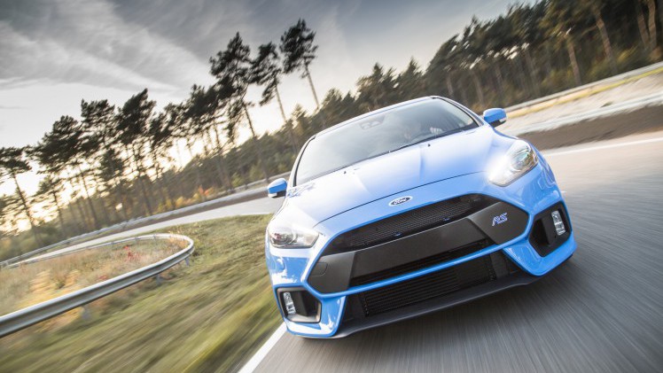 Ford maakt de prijzen van de Focus RS bekend. De nieuwe Focus met 350 pk sterke 2.3 EcooBoost is er voor exact 50.000 euro en dat is voordeliger dan de Mustang.