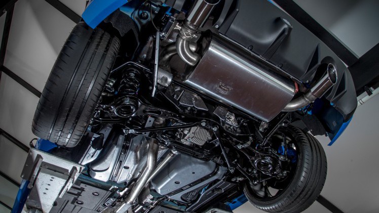 Ford maakt de prijzen van de Focus RS bekend. De nieuwe Focus met 350 pk sterke 2.3 EcooBoost is er voor exact 50.000 euro en dat is voordeliger dan de Mustang.