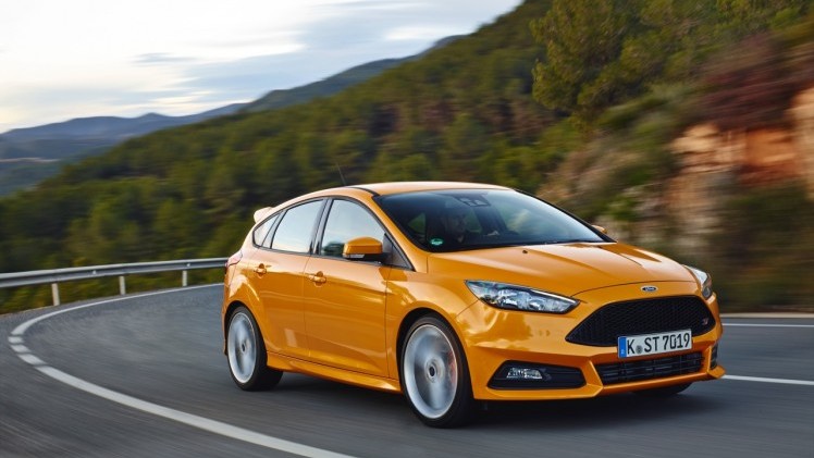 Autotest nieuwe Ford Focus ST met de vernieuwde 2.0 EcoBoost 250 pk en 2.0 TDCi 185 pk. In de rijtest rijden we met het faceliftmodel dat in 2015 op de markt komt.
