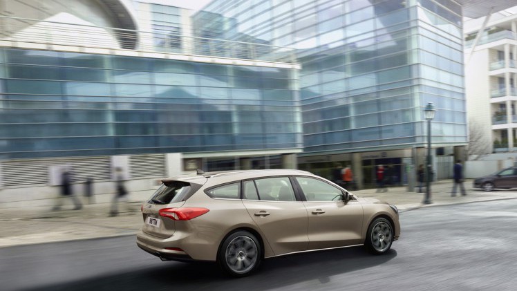 Ford monteert op de nieuwe Focus een 180 graden camera om in de gaten te houden wat er zich achter de auto afspeelt.