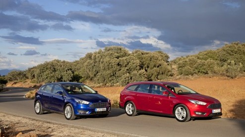 Autotest vernieuwde Ford Focus. Ford heeft de facelift van de Focus aangegrepen om een efficiencyslag te maken. Ford Focus rijtest.