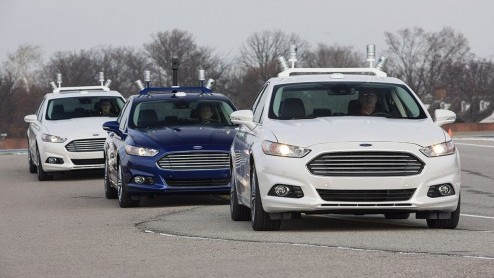 Ford werkt samen met het Massachusetts Institute of Technology en de universiteit van Stanford aan oplossingen voor een aantal van de technische uitdagingen die autonoom rijden met zich meebrengt.