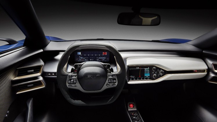 Gorilla glas voor Ford GT. Ford past het lichtgewicht en dunne Gorilla glas toe op de voorruit en het motorcompartiment om de prestaties van de GT verder te verbeteren.