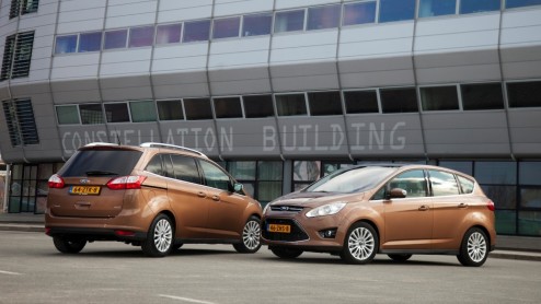 Ford levert de C-Max en Grand C-Max in twee aantrekkelijke EcoBoost Editions, voorzien van de 1.0 liter driecilinder benzinemotor met 125 pk. Het voordeel kan oplopen tot meer dan vier mille.
