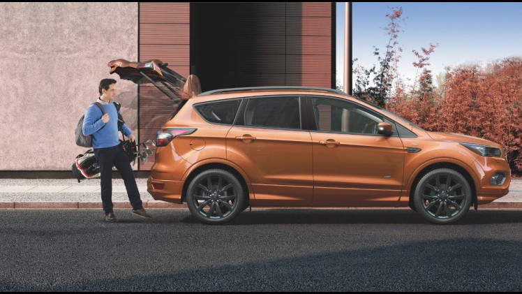 De nieuwe Ford Kuga ST-Line profiteert van de Kuga facelift zoals deze eind 2016 op de markt komt. Ford heeft de SUV sportiever gemaakt met een bodykit en verbeterde ophanging.