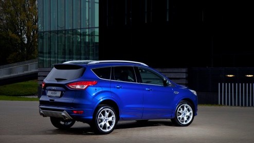 Ford introduceert de Kuga Titanium Plus, de nieuwe topversie binnen de Kuga-reeks die het sportieve met het aangename combineert. De Titanium Plus is per direct bij de dealer te bestellen.