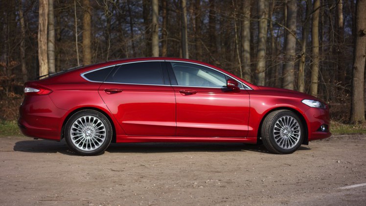 Autotest Ford Mondeo 2.0 iVCT HEV Hybrid Titanium, het vlaggenschip van Ford met hybride aandrijflijn en 20%-21% bijtelling voor zakelijke rijders. Een slim alternatief voor de benzine- of diesel.