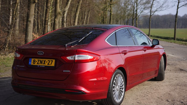 Autotest Ford Mondeo 2.0 iVCT HEV Hybrid Titanium, het vlaggenschip van Ford met hybride aandrijflijn en 20%-21% bijtelling voor zakelijke rijders. Een slim alternatief voor de benzine- of diesel.