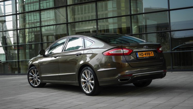 Autotest Ford Mondeo Vignale, een auto die meer biedt dan alleen extra luxe. De look-and-feel is naar een hoger plan getild en dat geldt ook voor de dealerservice. We reden met de 2.0 EcoBoost.