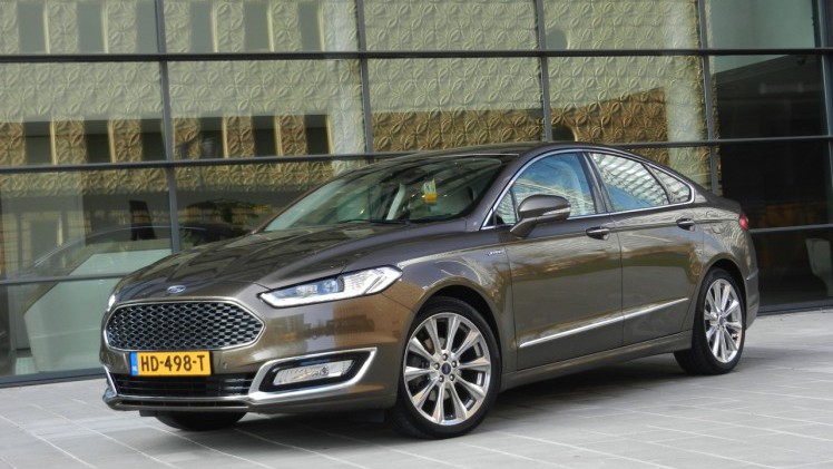 Autotest Ford Mondeo Vignale, een auto die meer biedt dan alleen extra luxe. De look-and-feel is naar een hoger plan getild en dat geldt ook voor de dealerservice. We reden met de 2.0 EcoBoost.