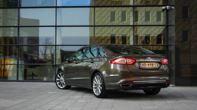 Autotest Ford Mondeo Vignale, een auto die meer biedt dan alleen extra luxe. De look-and-feel is naar een hoger plan getild en dat geldt ook voor de dealerservice. We reden met de 2.0 EcoBoost.
