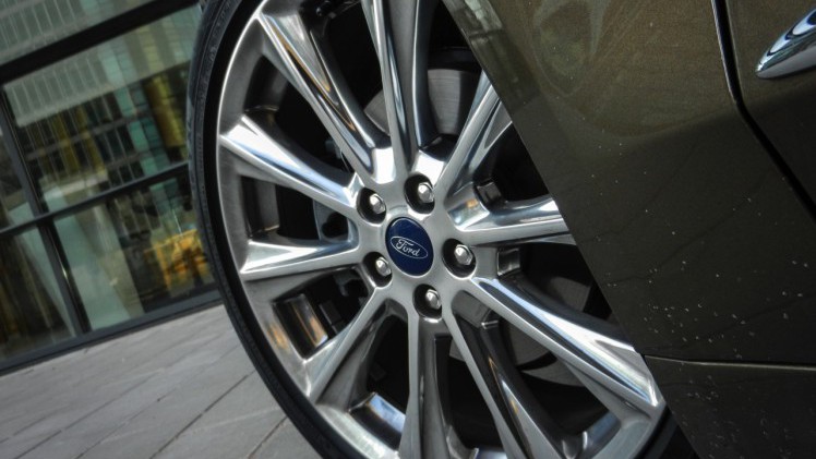 Autotest Ford Mondeo Vignale, een auto die meer biedt dan alleen extra luxe. De look-and-feel is naar een hoger plan getild en dat geldt ook voor de dealerservice. We reden met de 2.0 EcoBoost.