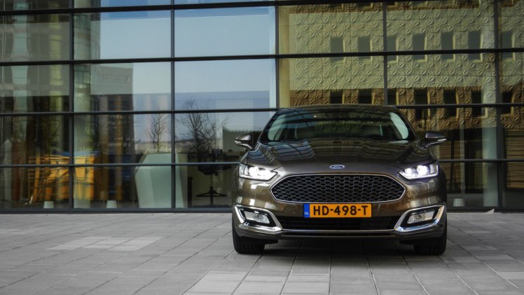 Autotest Ford Mondeo Vignale, een auto die meer biedt dan alleen extra luxe. De look-and-feel is naar een hoger plan getild en dat geldt ook voor de dealerservice. We reden met de 2.0 EcoBoost.