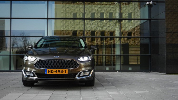 Autotest Ford Mondeo Vignale, een auto die meer biedt dan alleen extra luxe. De look-and-feel is naar een hoger plan getild en dat geldt ook voor de dealerservice. We reden met de 2.0 EcoBoost.