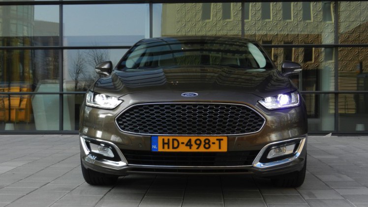 Autotest Ford Mondeo Vignale, een auto die meer biedt dan alleen extra luxe. De look-and-feel is naar een hoger plan getild en dat geldt ook voor de dealerservice. We reden met de 2.0 EcoBoost.