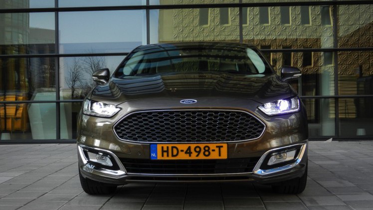 Autotest Ford Mondeo Vignale, een auto die meer biedt dan alleen extra luxe. De look-and-feel is naar een hoger plan getild en dat geldt ook voor de dealerservice. We reden met de 2.0 EcoBoost.