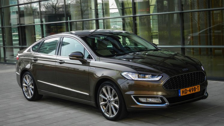 Autotest Ford Mondeo Vignale, een auto die meer biedt dan alleen extra luxe. De look-and-feel is naar een hoger plan getild en dat geldt ook voor de dealerservice. We reden met de 2.0 EcoBoost.