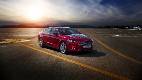 De nieuwe Ford Mondeo is uit te rusten met Pedestrian Detection. Daarmee is het de eerste Ford met voetgangersdetectie.