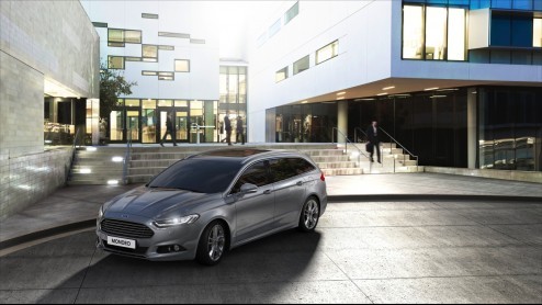De nieuwe Ford Mondeo is uit te rusten met Pedestrian Detection. Daarmee is het de eerste Ford met voetgangersdetectie.