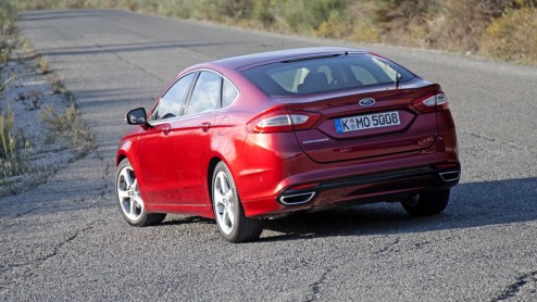 Rijtest van nieuwe Ford Mondeo 2.0 TDCi en Mondeo Wagon 1.5 EcoBoost, die in december 2014 eindelijk in de showroom staan.